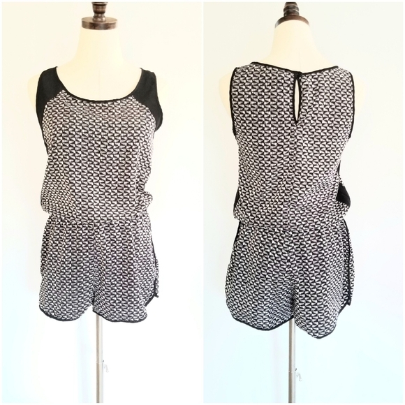 Paper Crane Black&White Sleeveless Rompers, Small - Picture 1 of 9